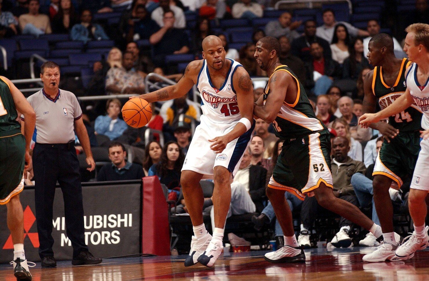 Sean Rooks (Clippers) vs. Calvin Booth (Sonics), 2002