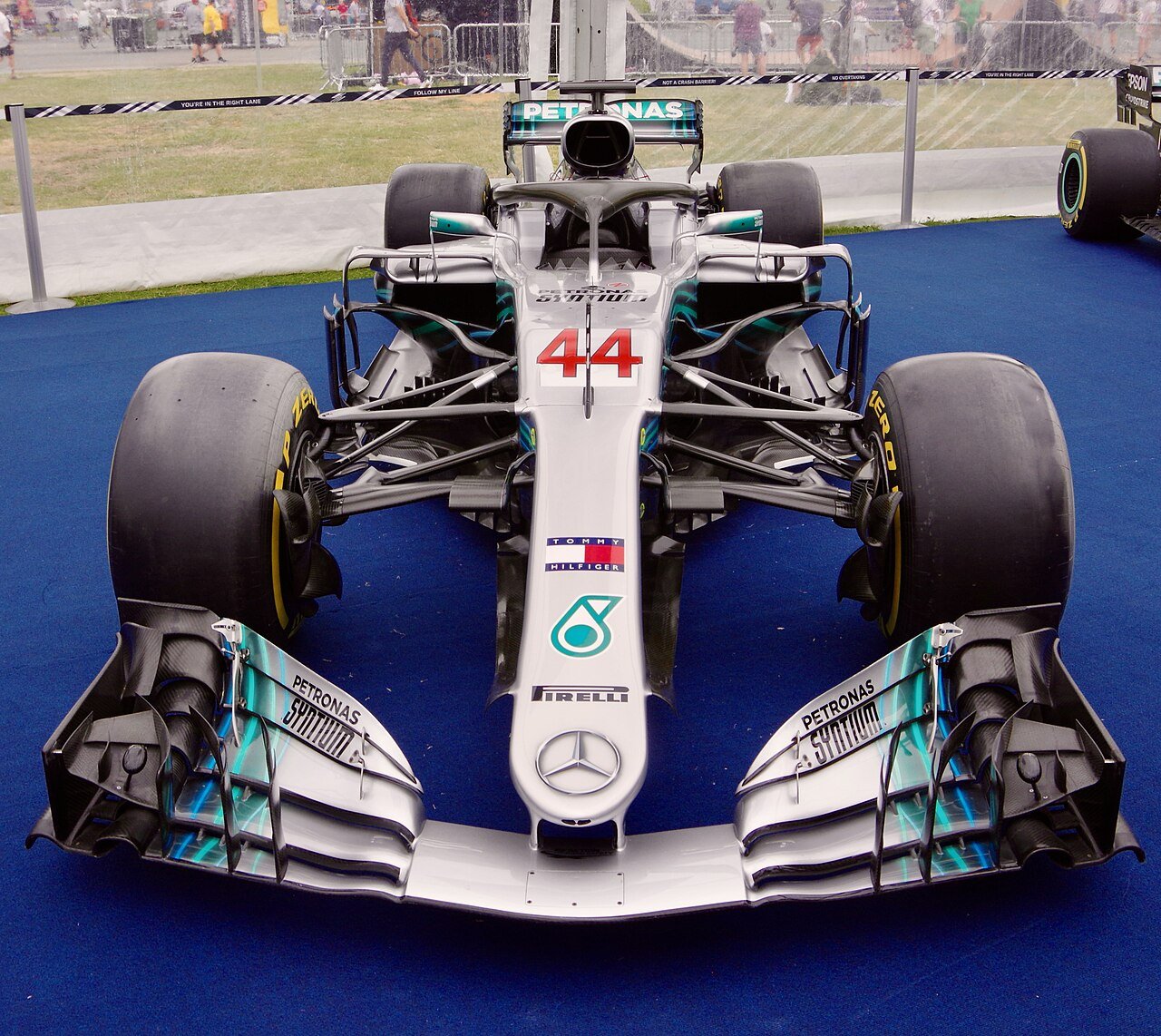 Lewis_Hamilton's_2018_Mercedes_AMG_W09_Hybrid_Formula_1_Car_(52339096904)