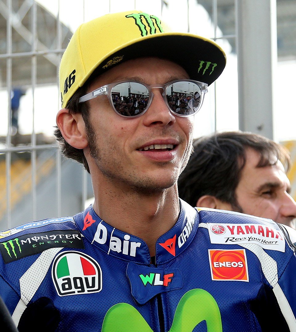 Valentino_Rossi_at_Losail_International_Circuit_Qatar_photo_by_Hanson_(cropped)
